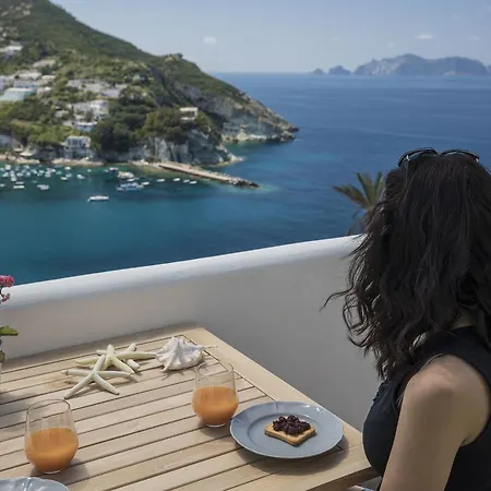 Maridea Casa Vacanza- Le Alcove Sul Mare Suites Ponza Exterior photo