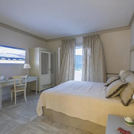 Maridea Casa Vacanza- Le Alcove Sul Mare Suites Ponza Exterior photo
