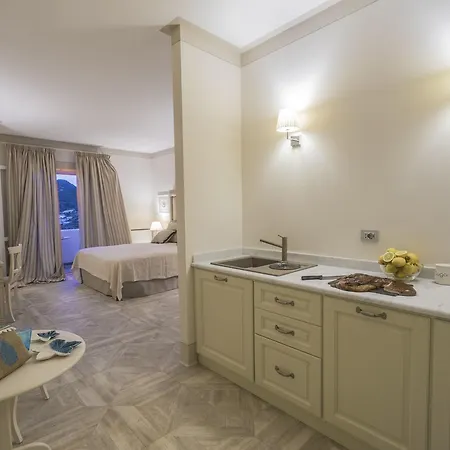 Maridea Casa Vacanza- Le Alcove Sul Mare Suites Ponza Exterior photo