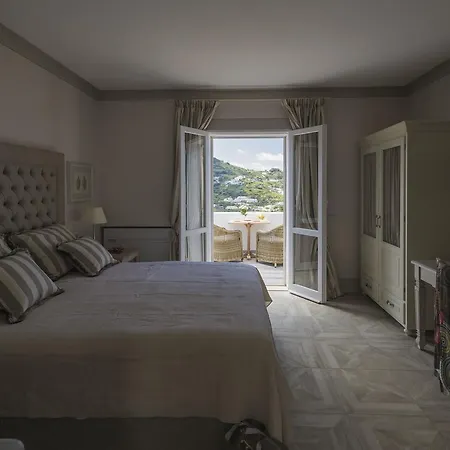 Maridea Casa Vacanza- Le Alcove Sul Mare Suites Ponza Exterior photo
