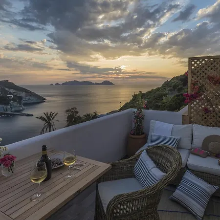 Maridea Casa Vacanza- Le Alcove Sul Mare Suites Ponza Exterior photo