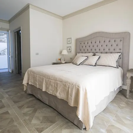Maridea Casa Vacanza- Le Alcove Sul Mare Suites Ponza Exterior photo